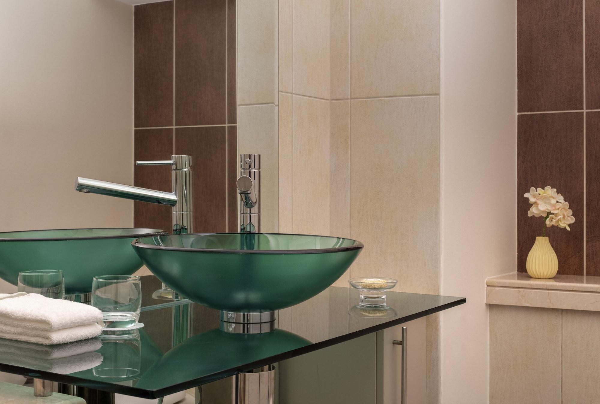 Staybridge Suites Dubai Internet City ภายนอก รูปภาพ