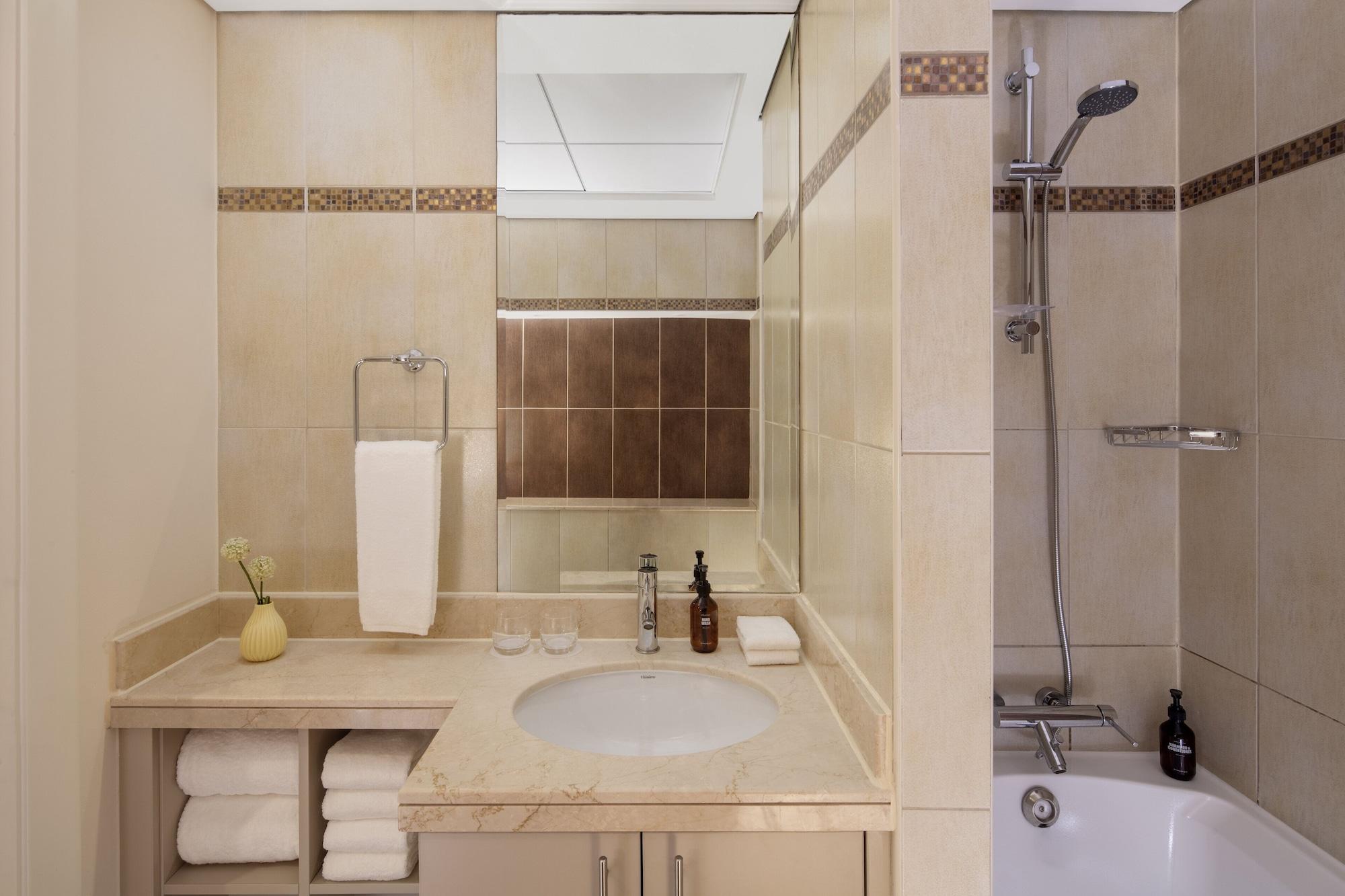 Staybridge Suites Dubai Internet City ภายนอก รูปภาพ