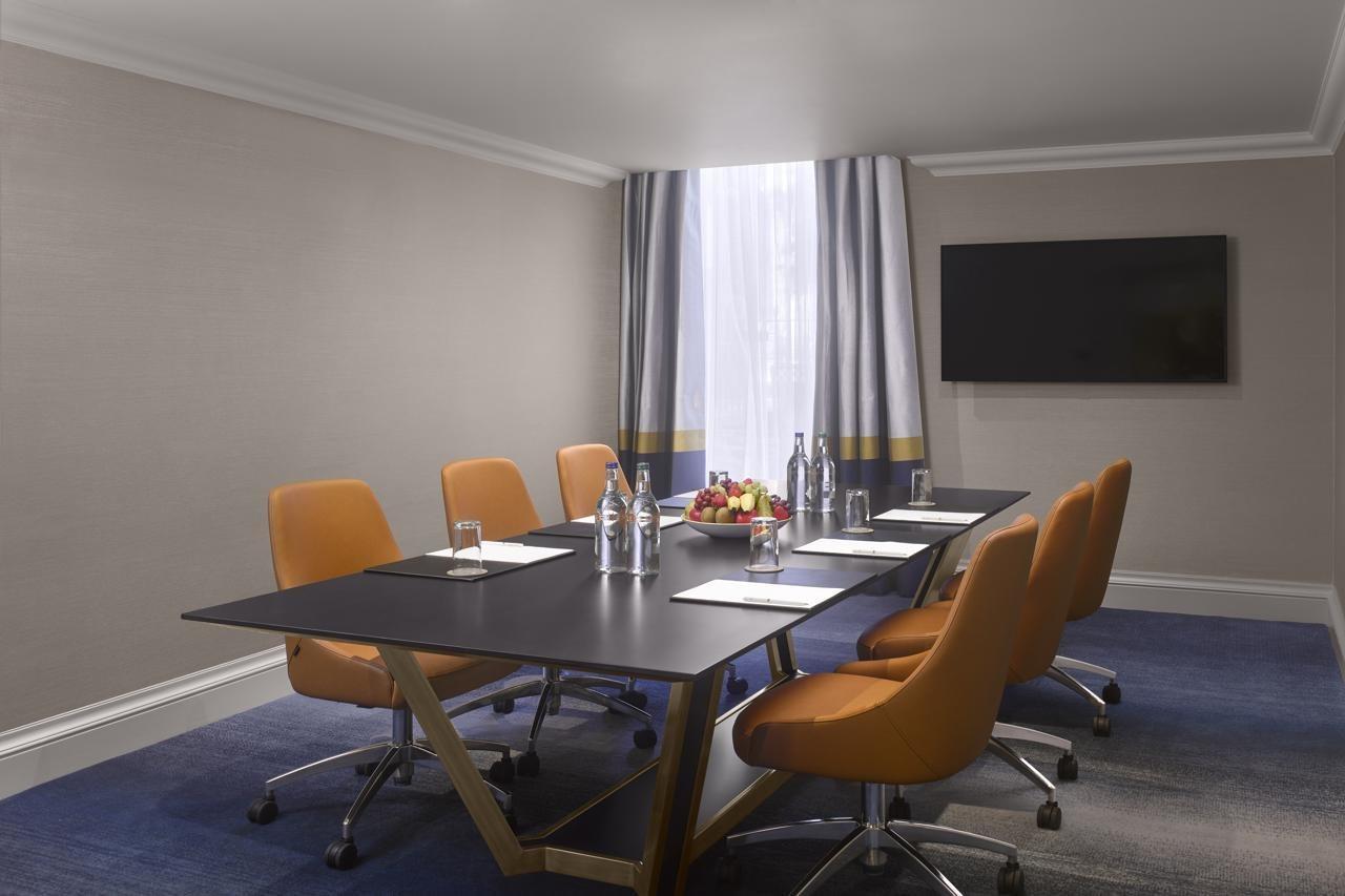 Staybridge Suites Dubai Internet City ภายนอก รูปภาพ