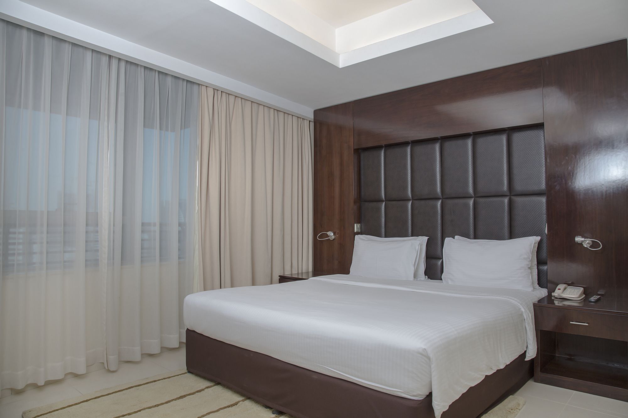 Staybridge Suites Dubai Internet City ภายนอก รูปภาพ